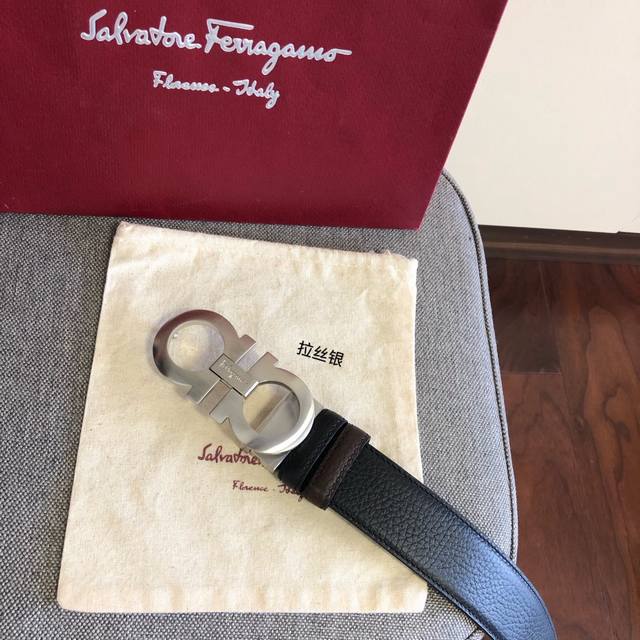 代购级菲拉格慕男士腰带 支持nfc功能 Salvatoreferragamo 采用进口头层皮革精制而成 真空电镀马蹄五金耐用不掉色 全球销量稳居榜首 新颖款式时